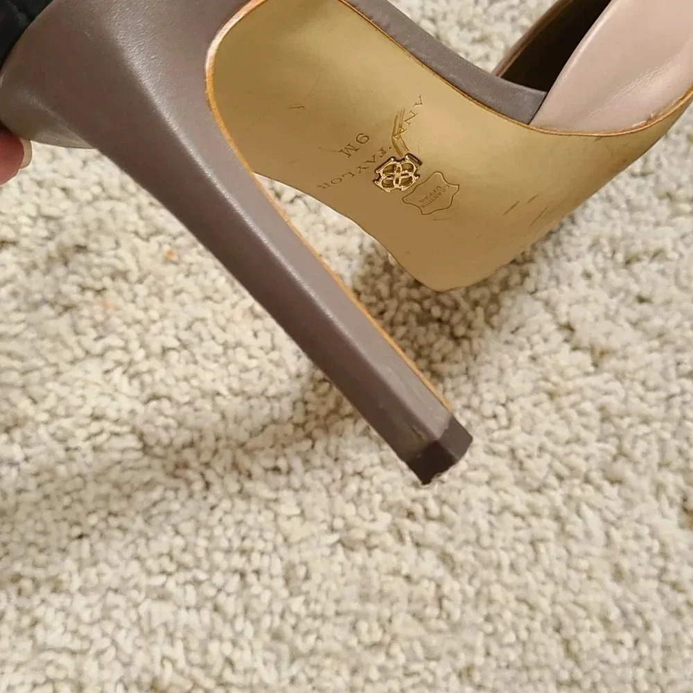 Ann Taylor Pumps size 9M - Picture 6 of 7